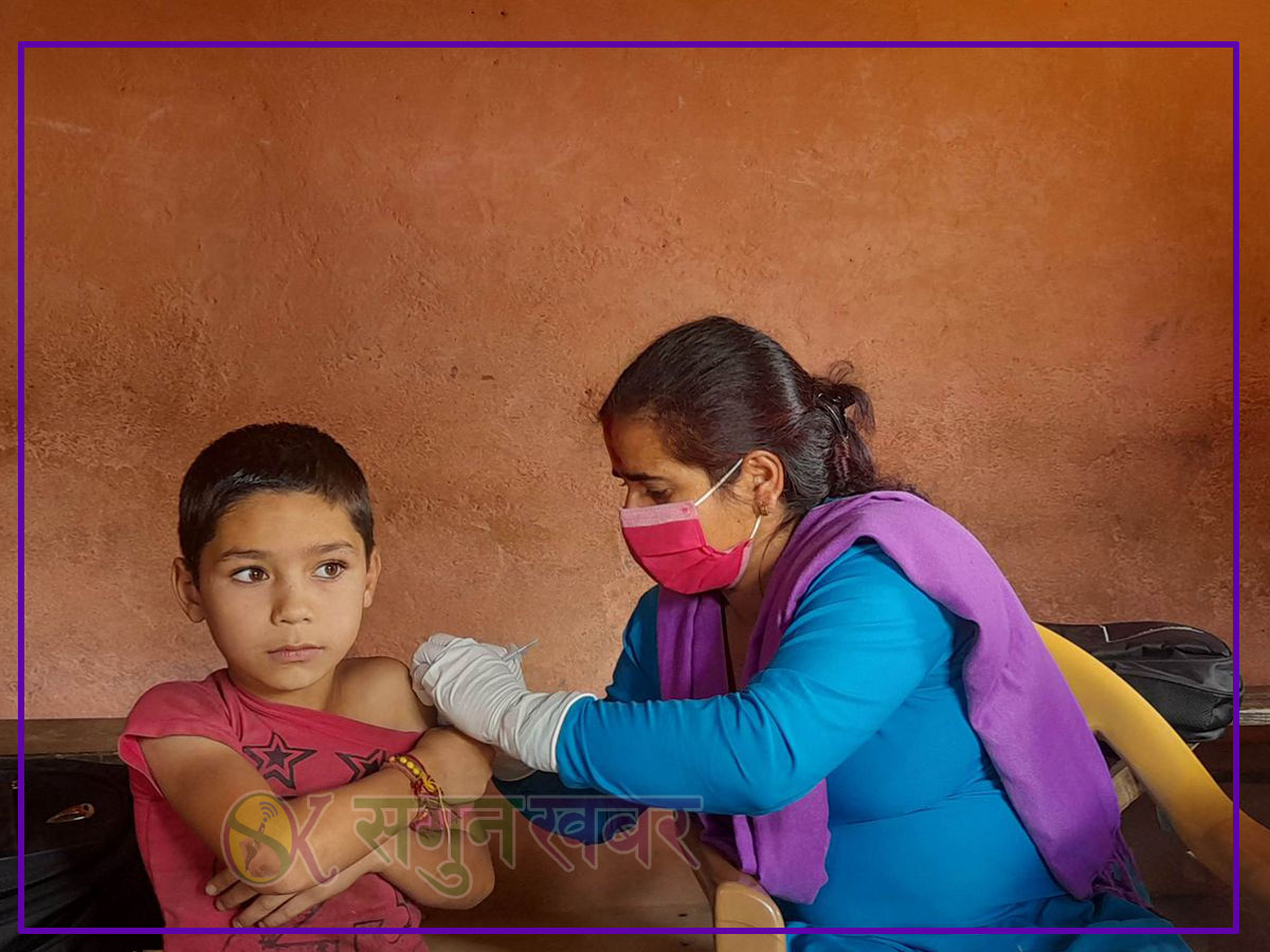 बालबालिकालाई कोरोना विरुद्धको खोप लगाउन अभिभावक उत्साहित 